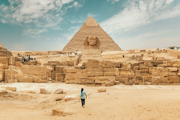 Comment organiser une visite des pyramides de Gizeh, Égypte : itinéraires et conseils culturels?